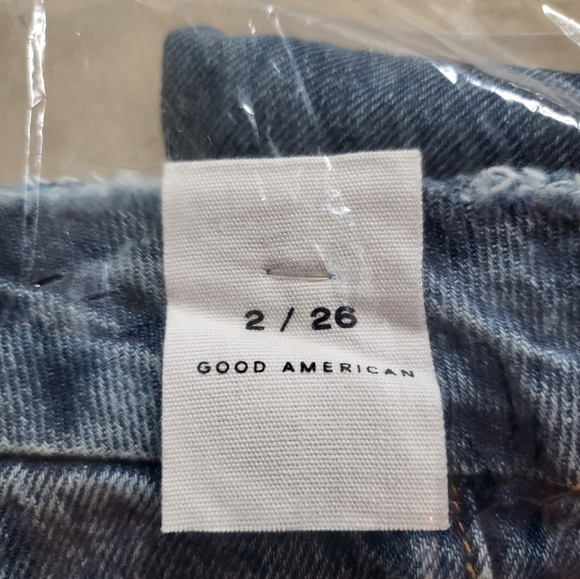 NWT Good American Good 90s Slim Ripped Knee Straight Jeans in Indigo - Picture 13 of 14